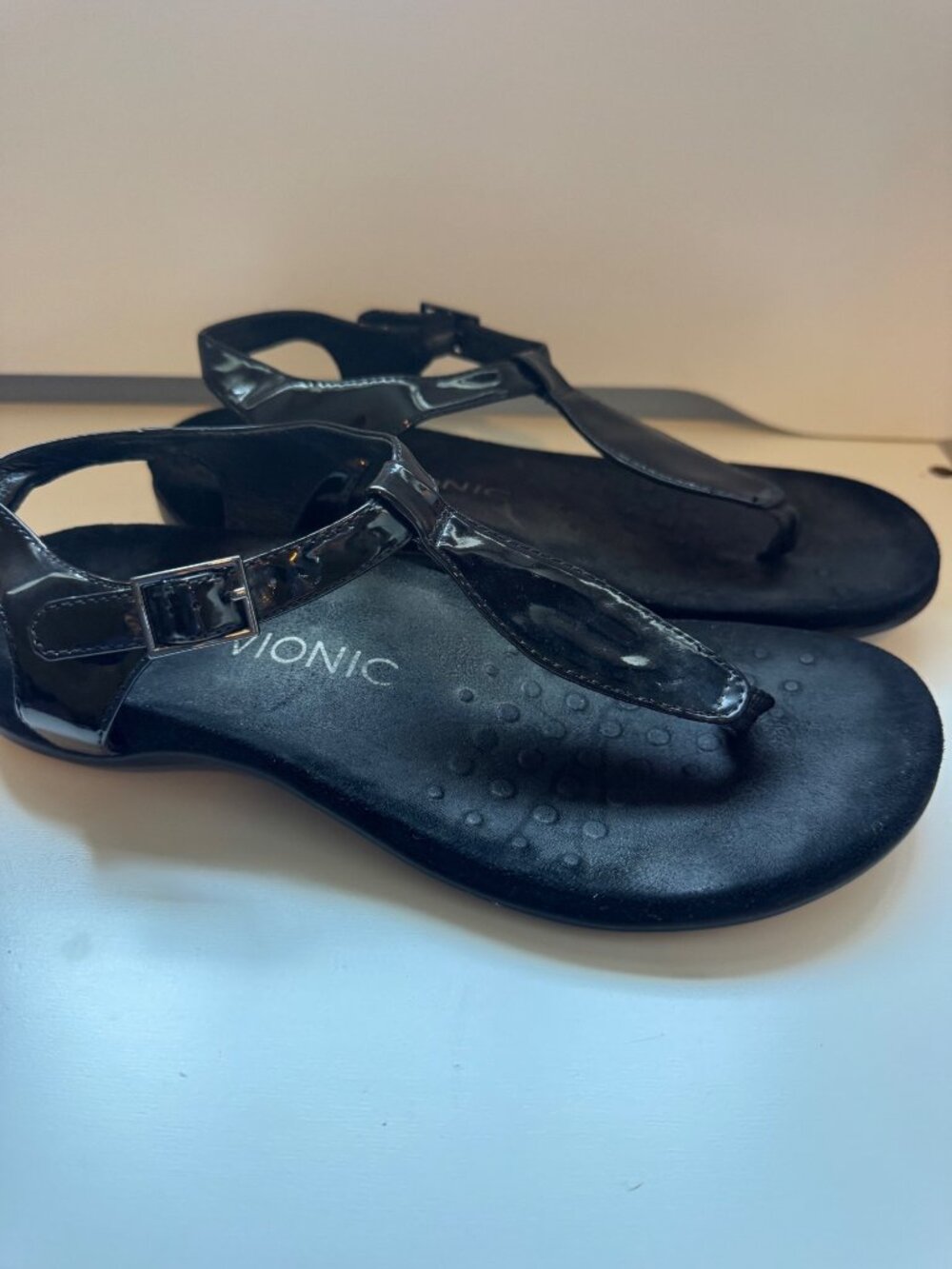 Vionic Palisades Toe Post black thong Sandals Sz 7